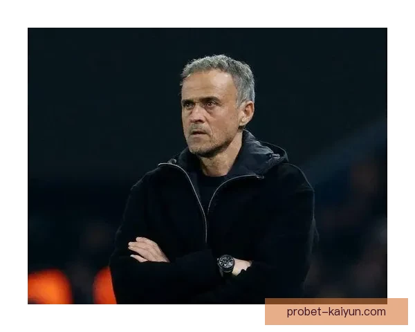 恩里克展现边后卫新理念，球队战术重塑值得关注