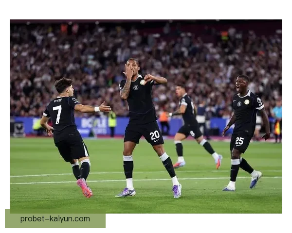 英超切尔西转会窗数据显示，球队持续提升引援策略引发关注