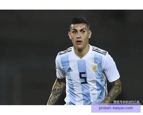 阿根廷队边路进攻表现稳健，战术运用趋于成熟